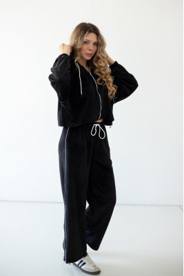 Костюм жіночий